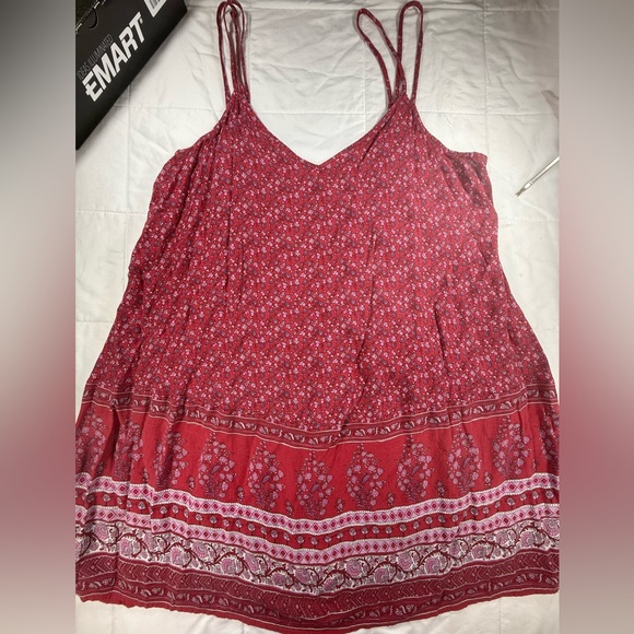 American Eagle Outfitters Tops - American Eagle Outfitters Red Floral Camisole Size Xl NWT B 45